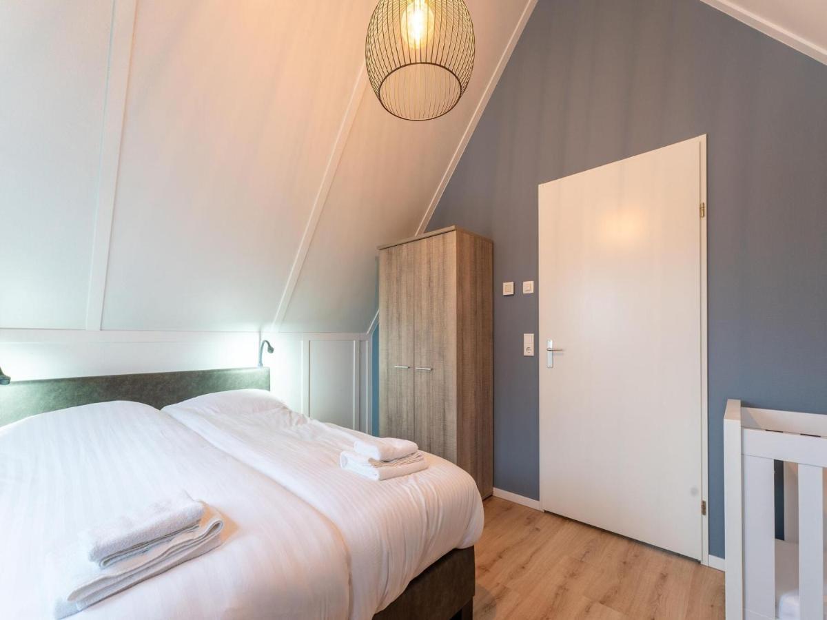 Modern Holiday Home By The Sea With Sauna Scherpenisse Bagian luar foto