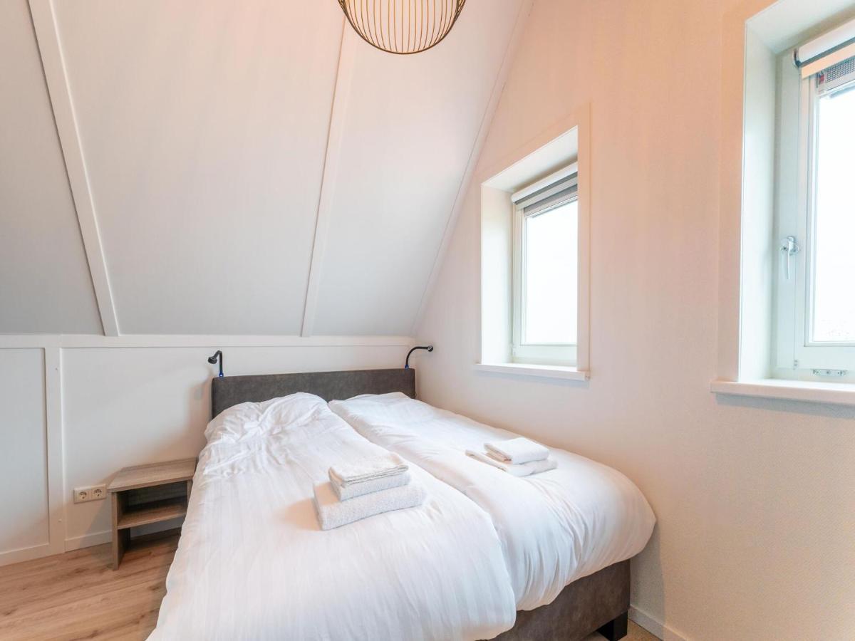 Modern Holiday Home By The Sea With Sauna Scherpenisse Bagian luar foto